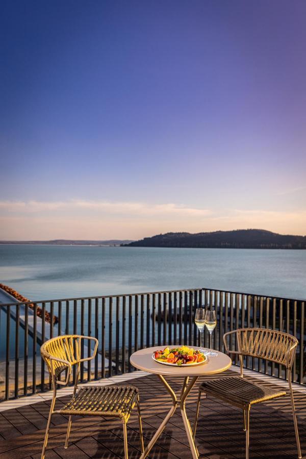 Lua Resort - Adults Only Balatonfüred Buitenkant foto View of the Gulf of Trieste
