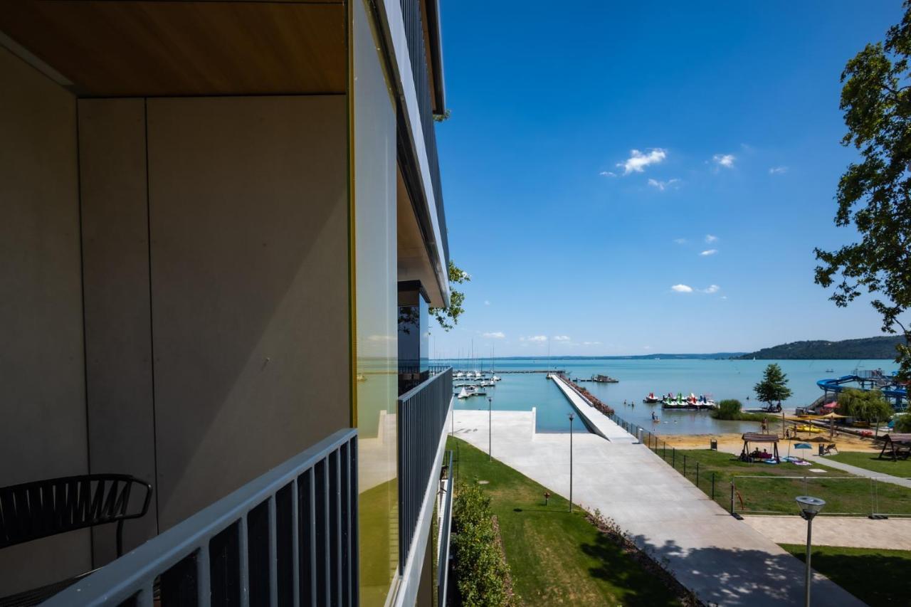 Lua Resort - Adults Only Balatonfüred Buitenkant foto View of the lake from the hotel