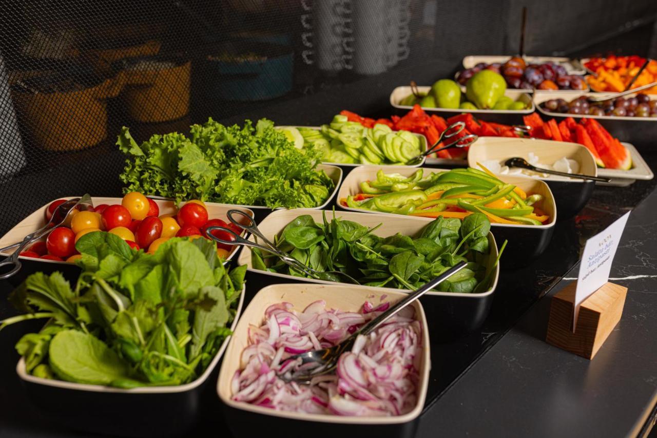 Lua Resort - Adults Only Balatonfüred Buitenkant foto A salad bar