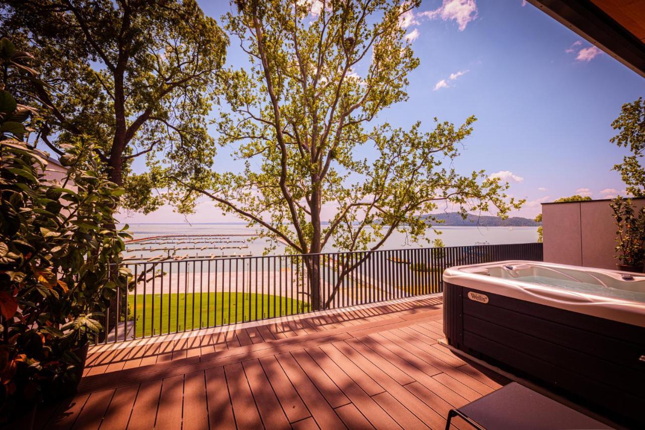 Lua Resort - Adults Only Balatonfüred Buitenkant foto View of the lake from the hotel