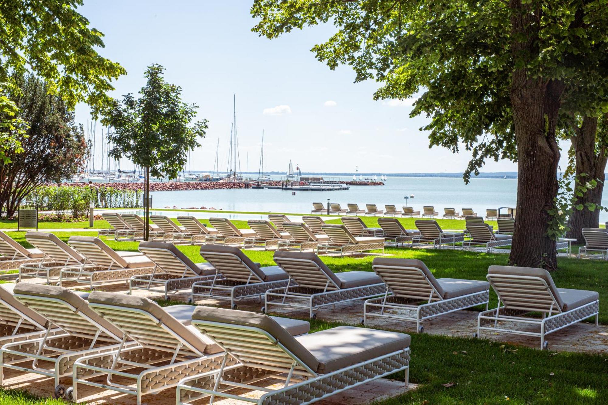 Lua Resort - Adults Only Balatonfüred Buitenkant foto The beach at the Dolder Grand